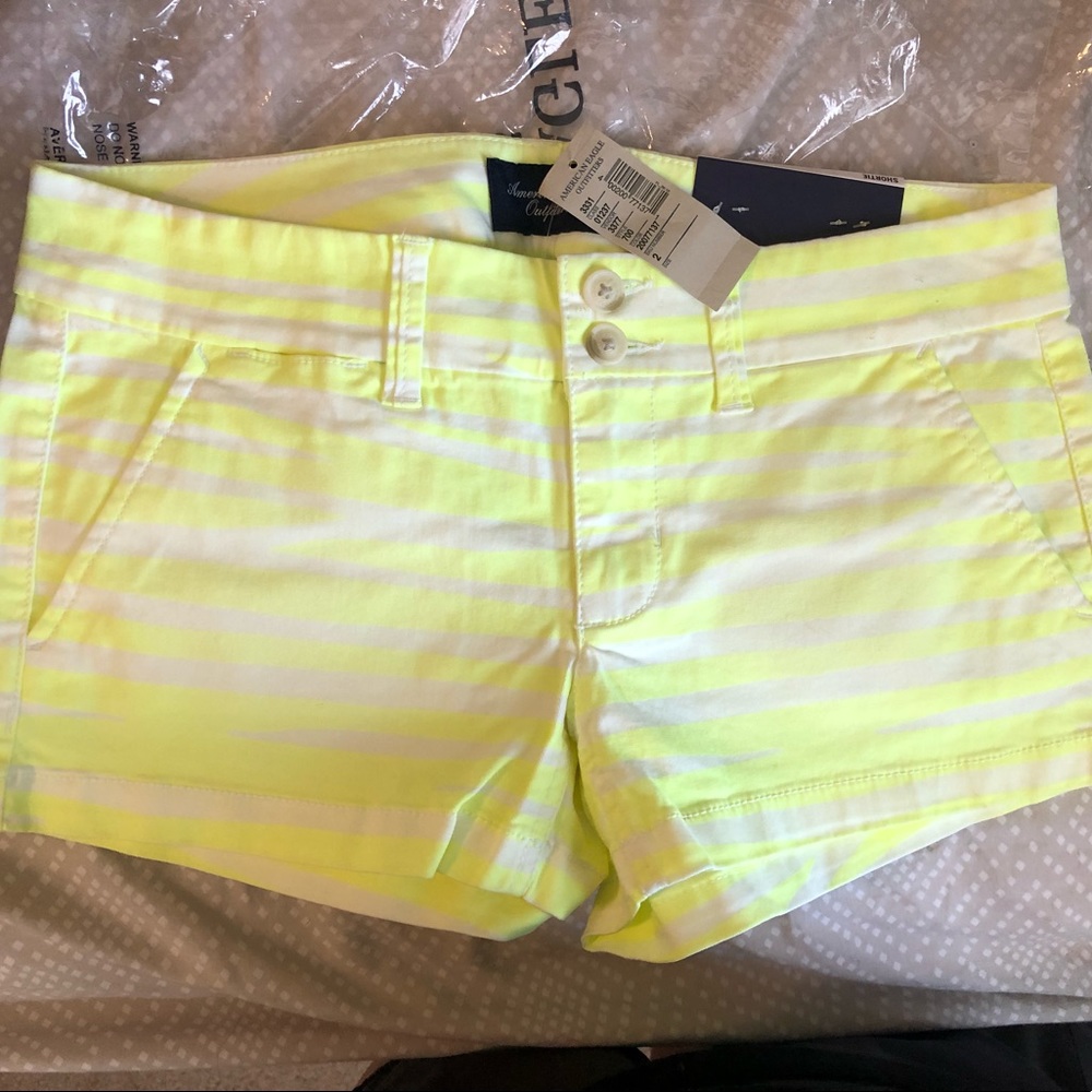 Never worn Size 2 short American eagle shorts